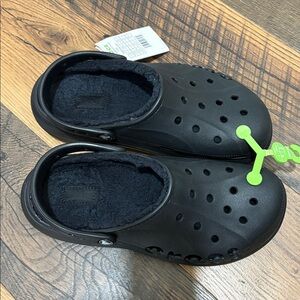 CROCS Baya Black Fleece-Lined Clogs size 10